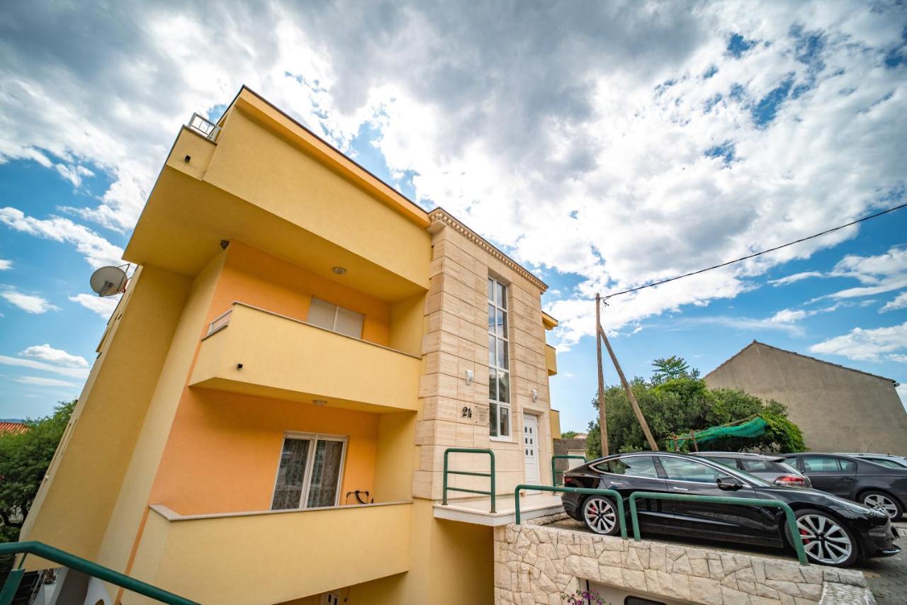 Apartments Vesna Gradac  Eksteriør bilde