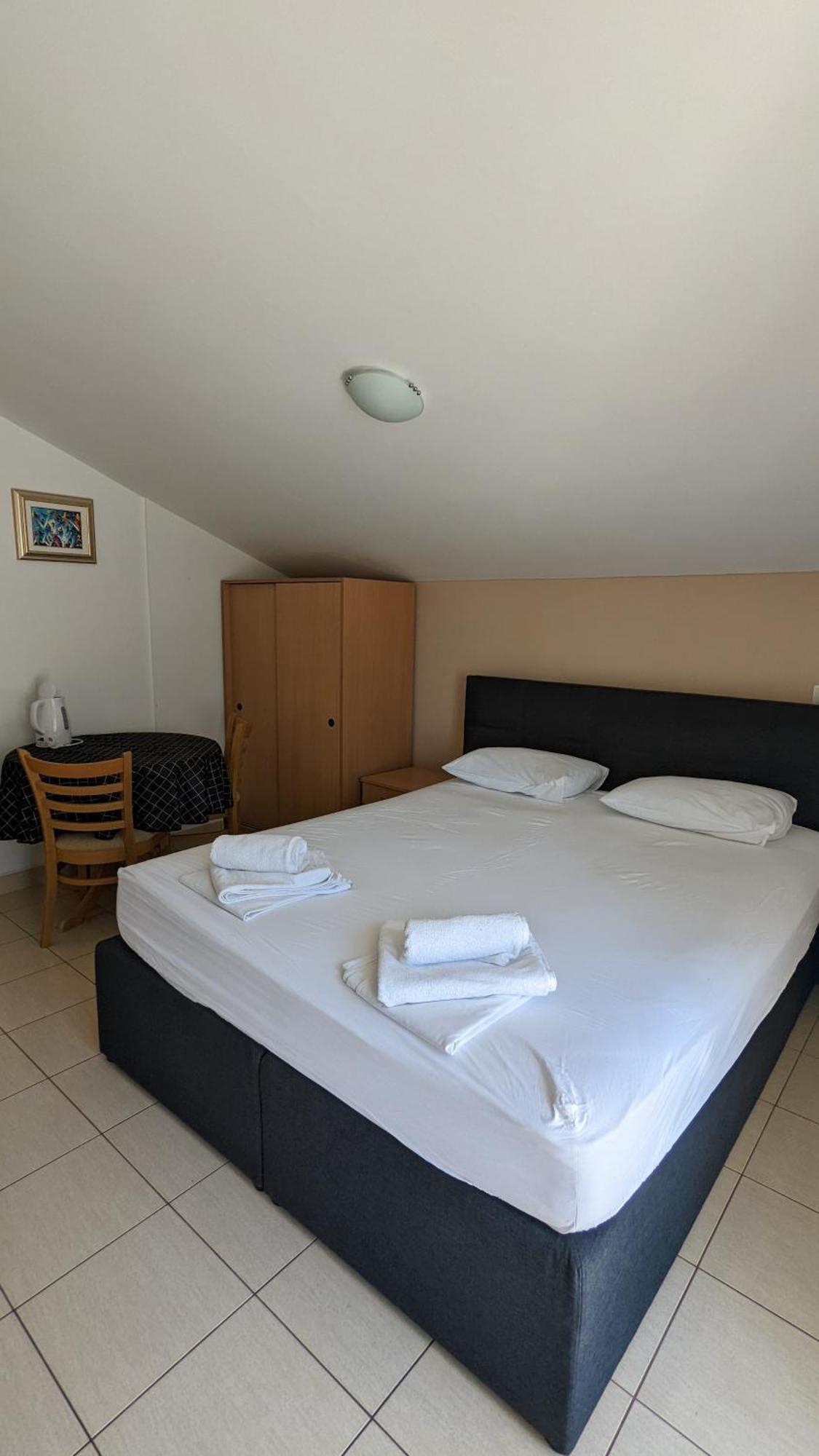 Apartments Vesna Gradac  Rom bilde
